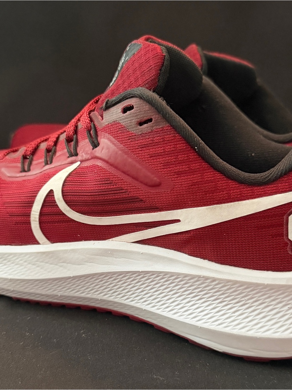 Nike Air Zoom Pegasus 39 Oklahoma Sooners Crimson Men’s Size 6/Women’s Size 7.5